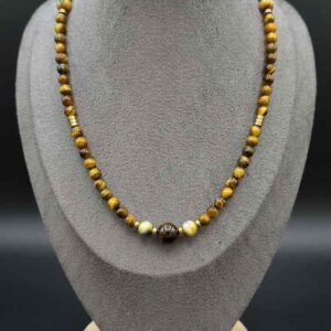 Collar de abundancia de cuentas